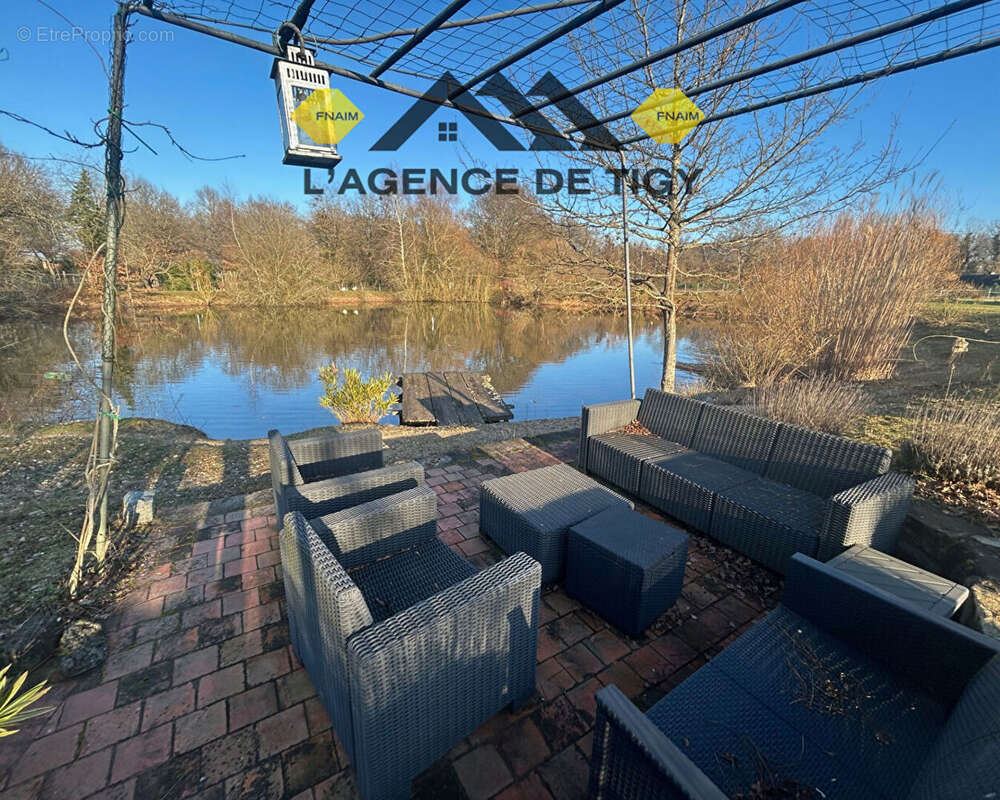 Maison à NEUVY-EN-SULLIAS