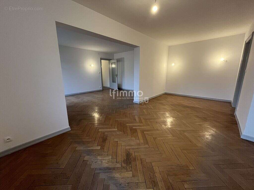 Appartement T4 97m2 avec garage - photo 4