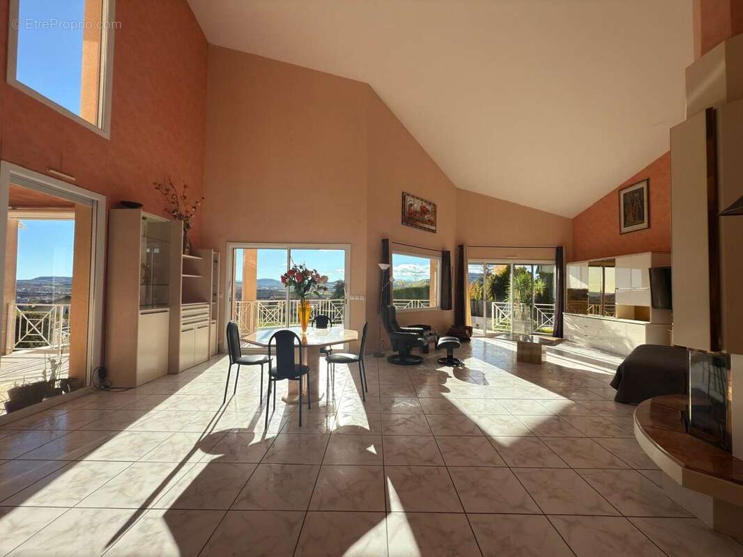 Maison à COURNON-D'AUVERGNE