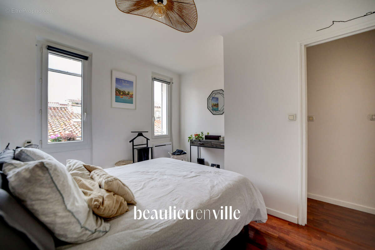 Exclusivité - la ciotat - vieux port - appartement t3 - calme - sans vis a vis - photo 8
