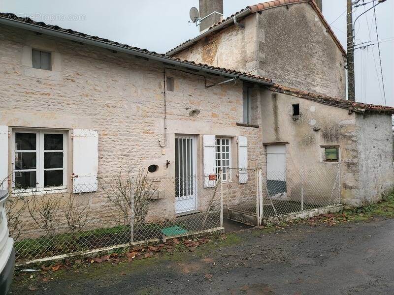 Maison à SAINT-MACOUX