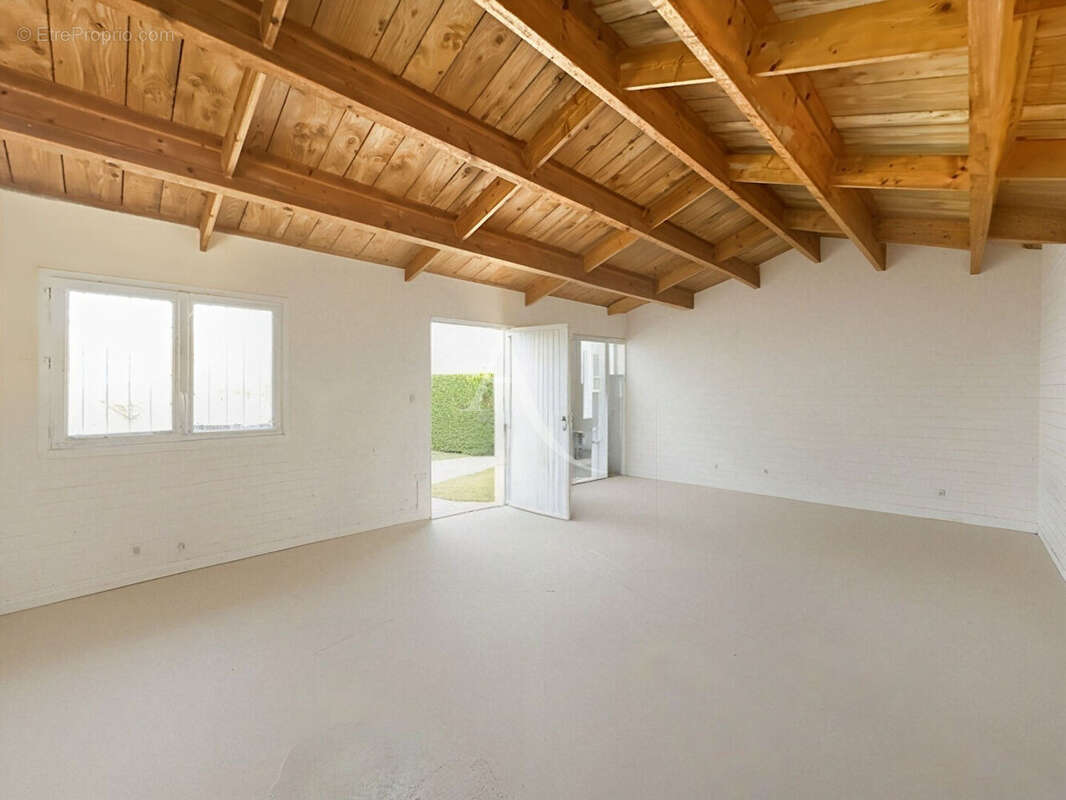 A vendre proche du bourg en impasse - Maison de plain-pied - photo 9