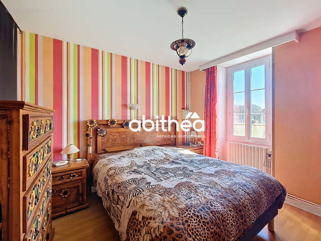 Maison à FLEAC-SUR-SEUGNE