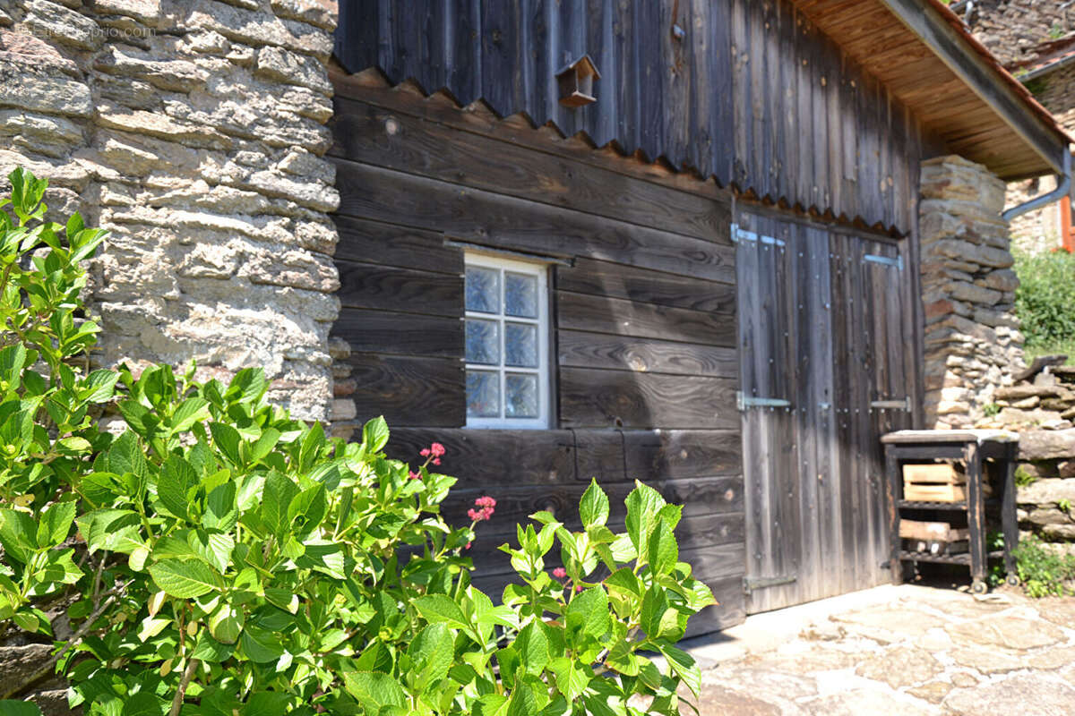 COURNIOU  dans hameau en pleine nature  maison  de 97 m² avec terrasse et jardins - photo 3