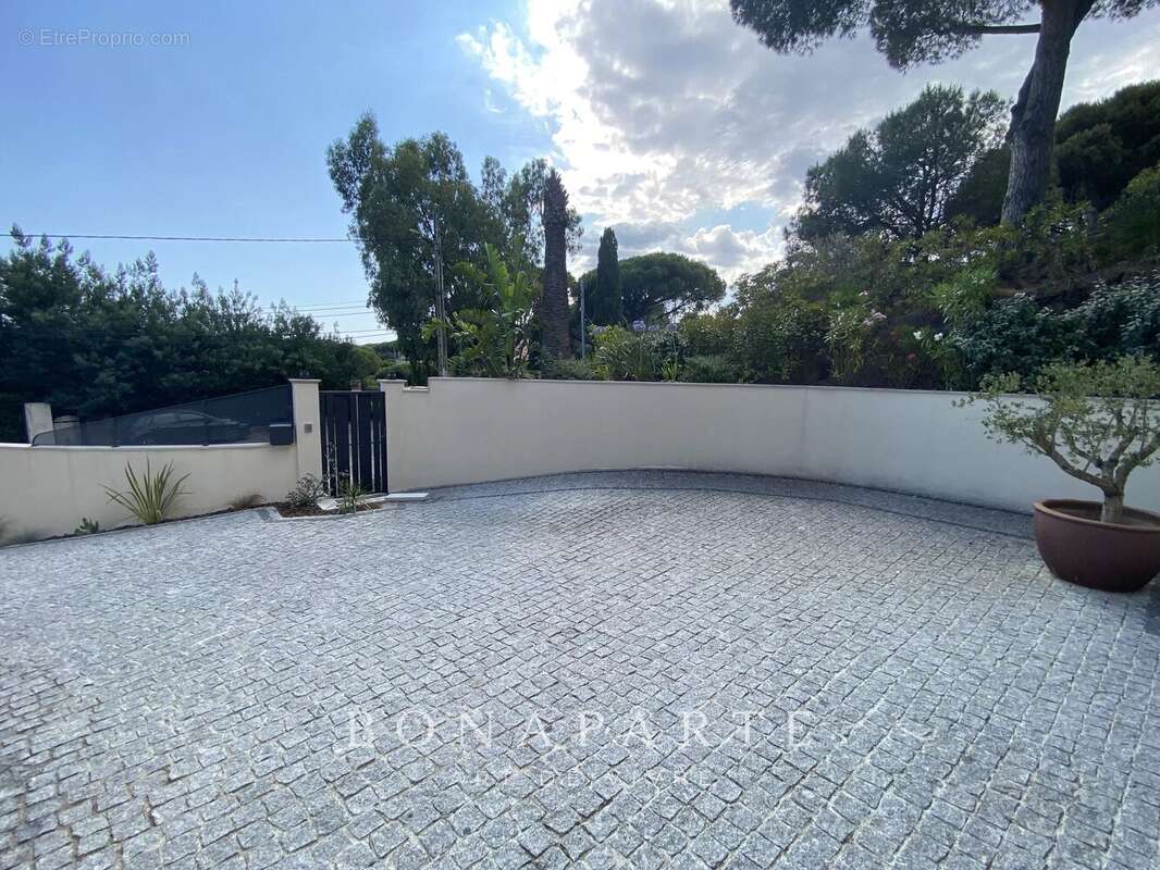 Sainte-maxime - jolie villa contemporaine de 230m² - a pieds de la plage de la nartelle - photo 20
