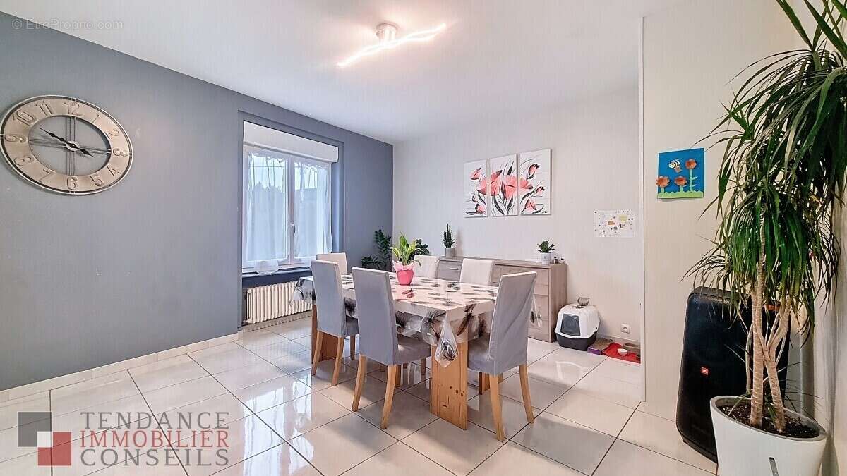 Maison à SAINT-ETIENNE-DES-OULLIERES