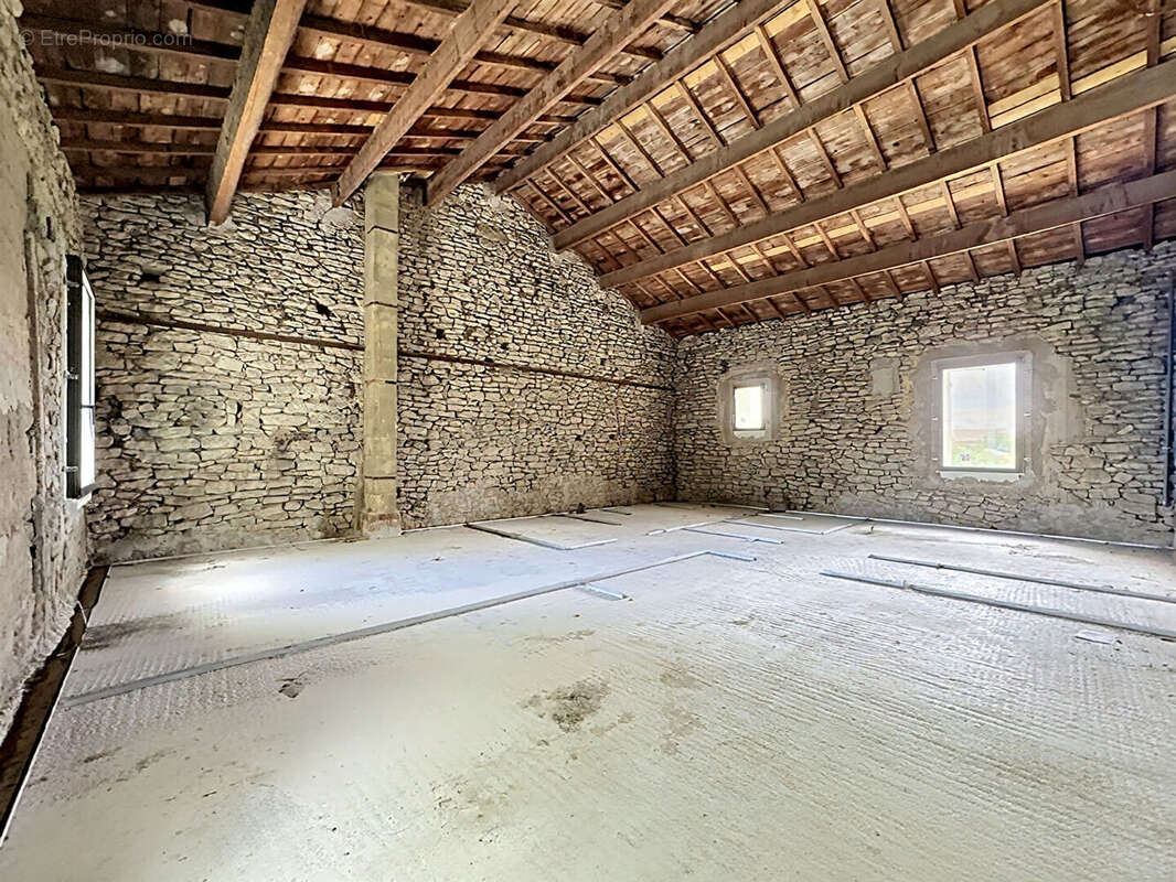 Maison à ROGNONAS