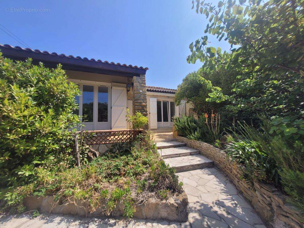 Maison à SIX-FOURS-LES-PLAGES