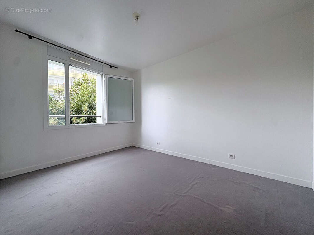 Appartement à ISSY-LES-MOULINEAUX