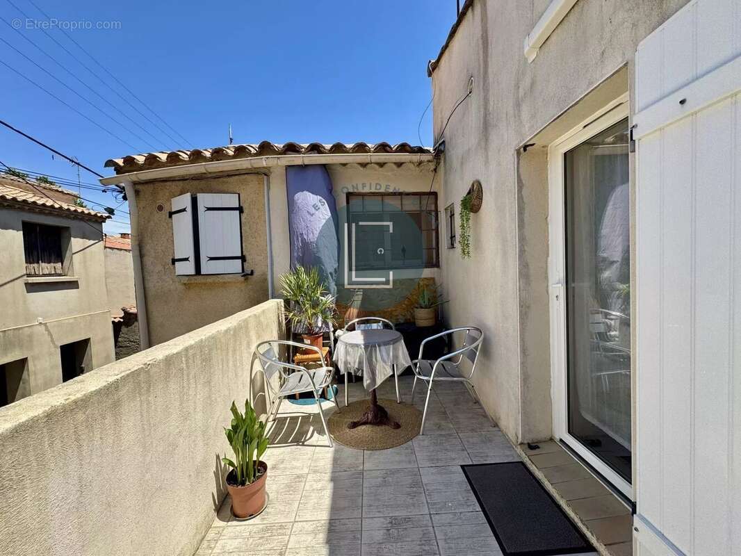 Appartement à MAUGUIO