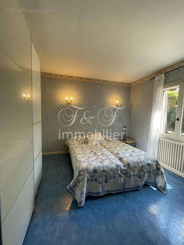 Maison à L'ISLE-SUR-LA-SORGUE