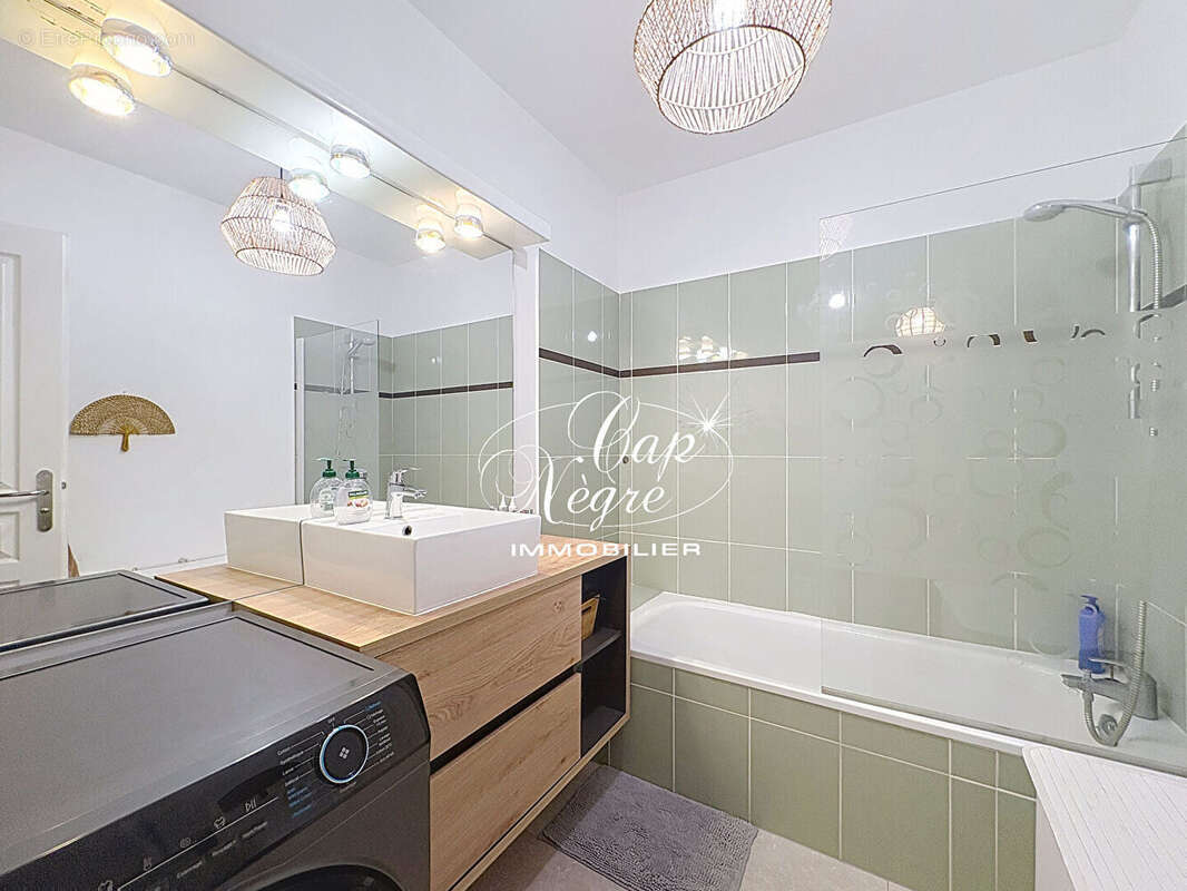 Appartement à LA CROIX-VALMER