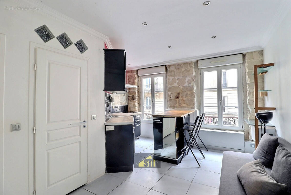 Appartement à PARIS-14E