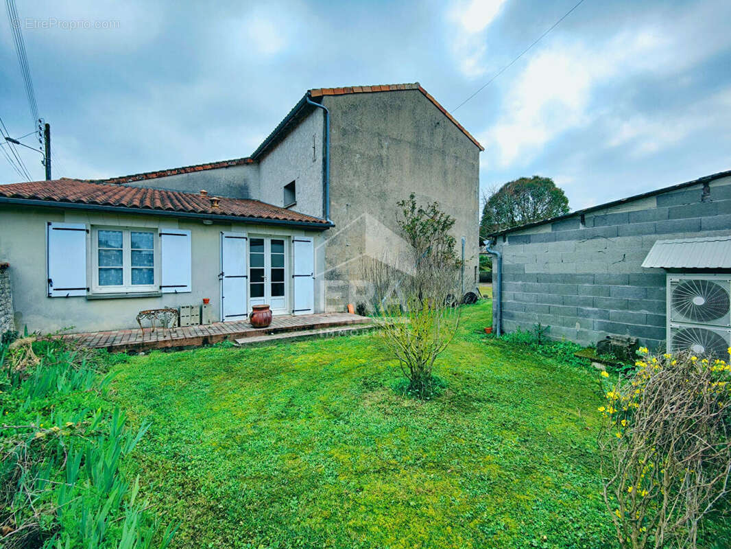 Maison à SIGOGNE