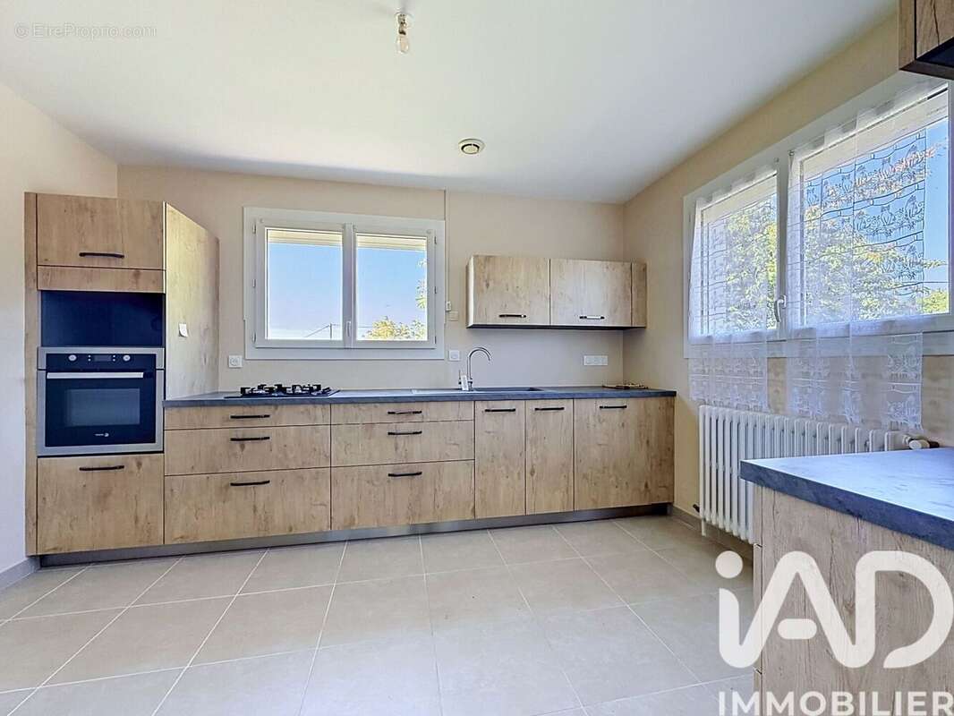 Maison 67 m² à Vallieres-Les-Grandes  - photo 4