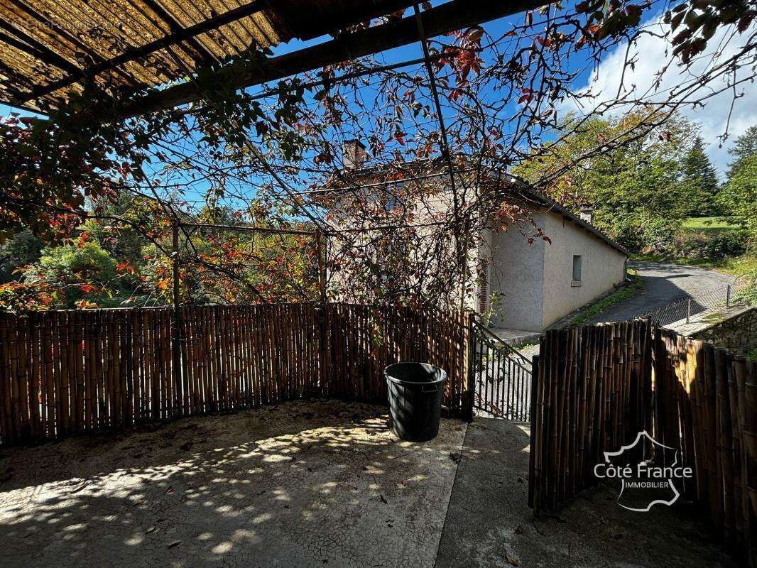 Maison à BAGNAC-SUR-CELE