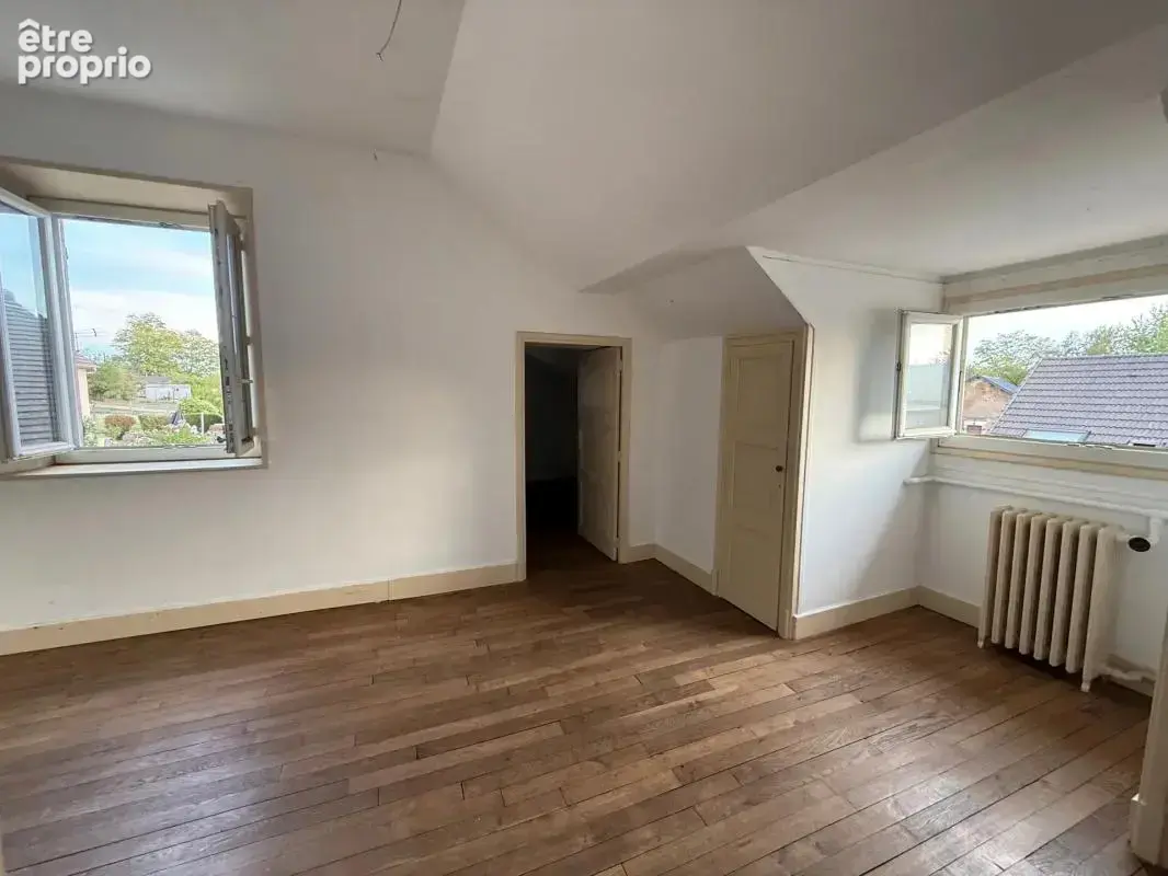 Maison de 8 pièces de 200 m² à Saint-Léger-des-Vignes - photo 7