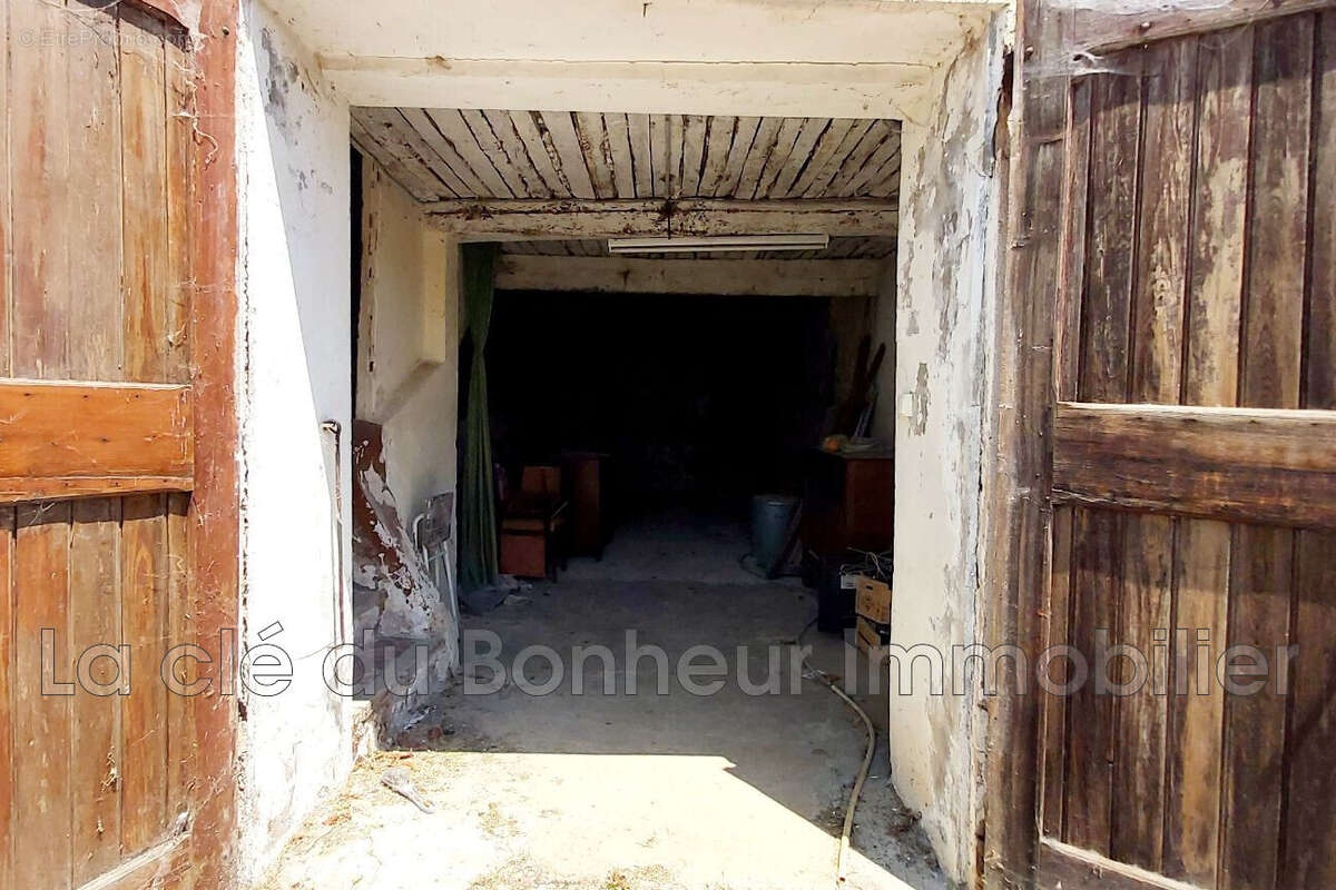 Maison 105 m² à Saint-Jurs  - photo 2