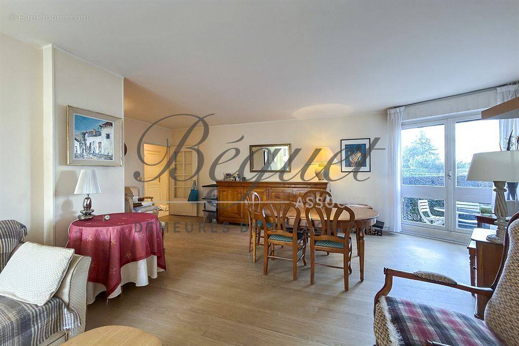 Appartement à LE CHESNAY