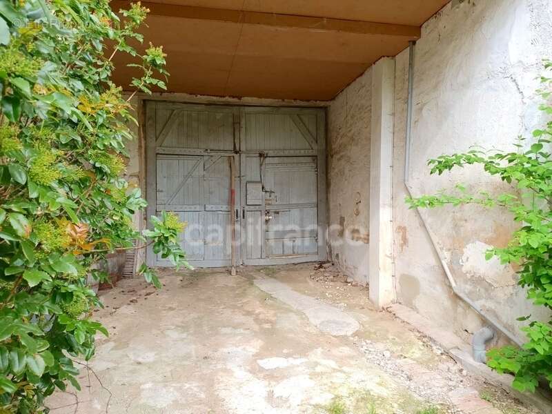 Maison à THORIGNY-SUR-OREUSE