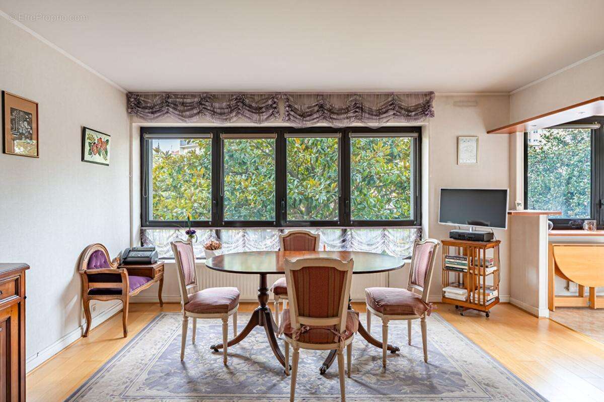 Appartement à SURESNES