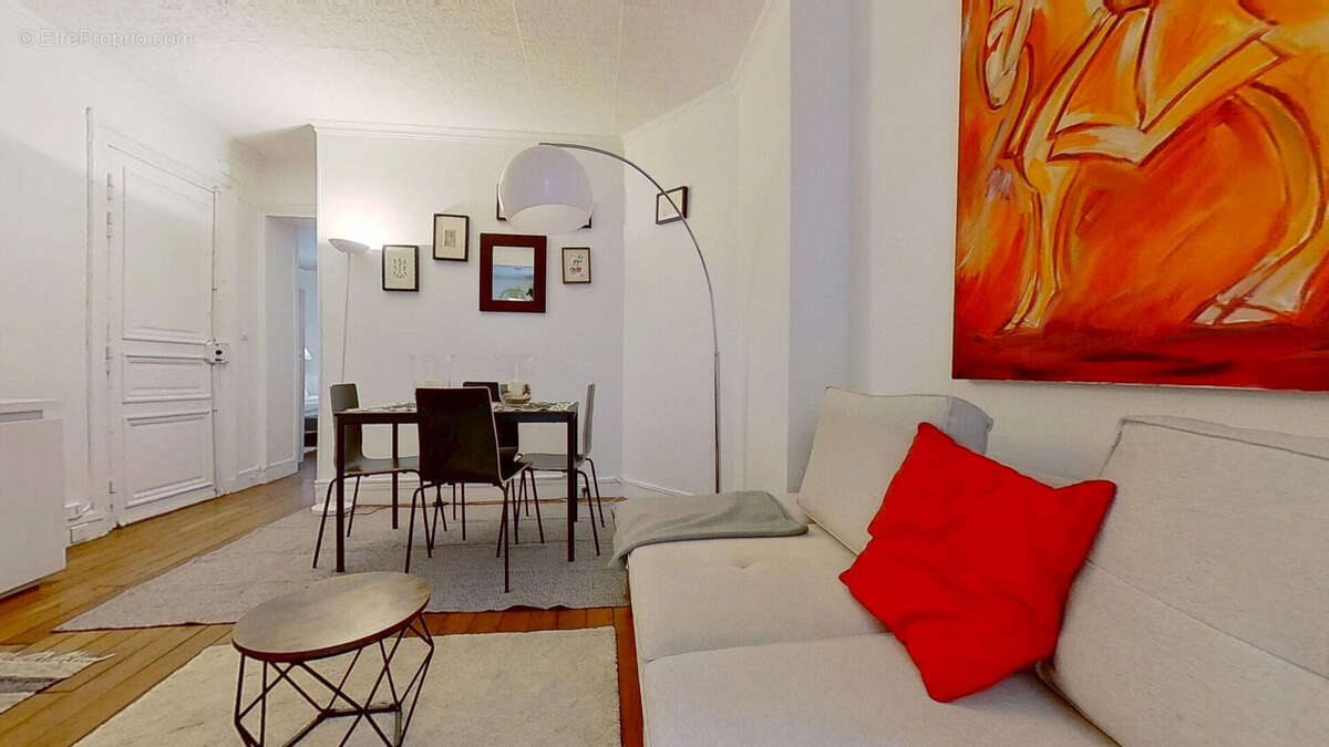 Appartement à PARIS-17E