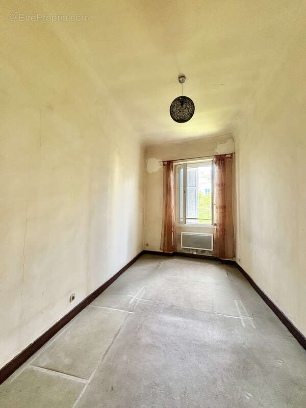 Appartement à MARSEILLE-1E