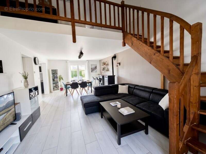 Maison de 5 pièces principales - photo 2