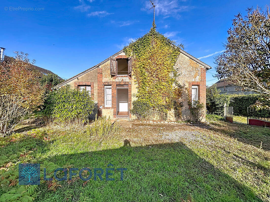 Maison à MONTIGNY-SUR-AVRE