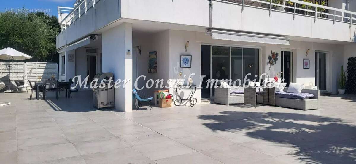 Appartement à LE CANNET