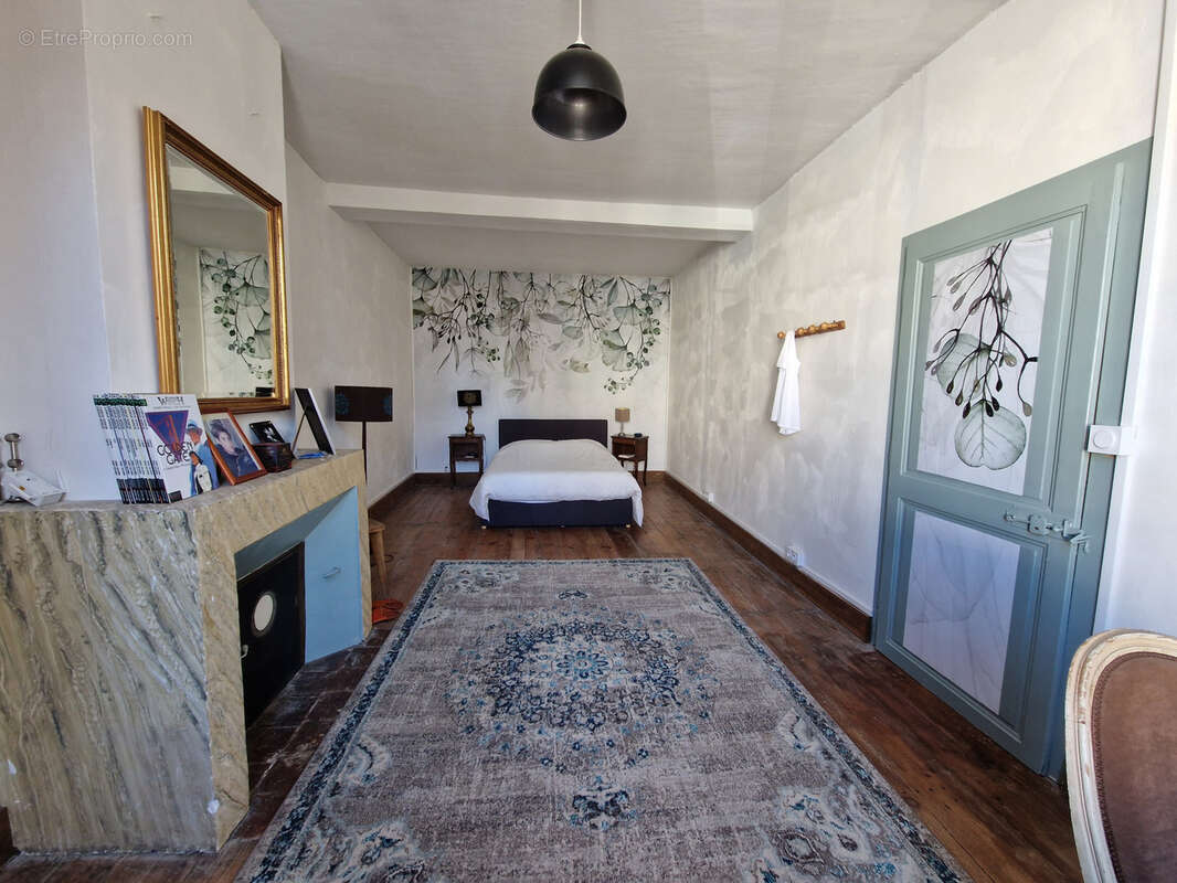 Maison à CHATEAUNEUF-SUR-CHARENTE