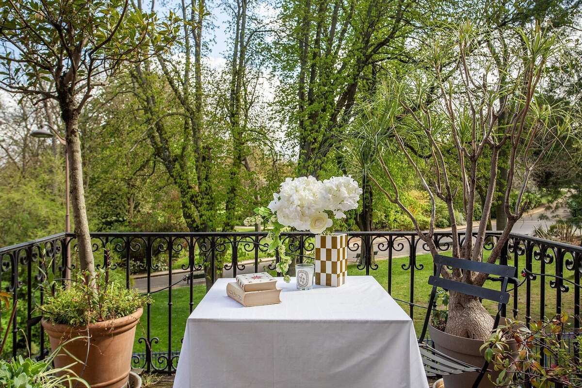 Appartement à PARIS-14E
