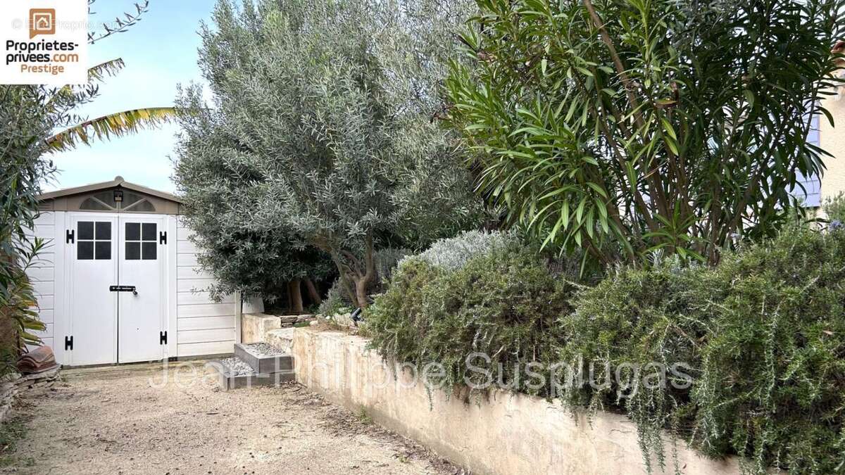 Maison à SAINT-CYR-SUR-MER