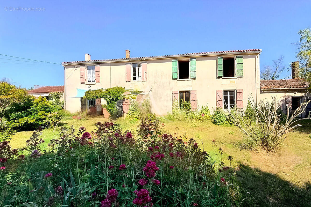 Maison à CHAILLE-LES-MARAIS