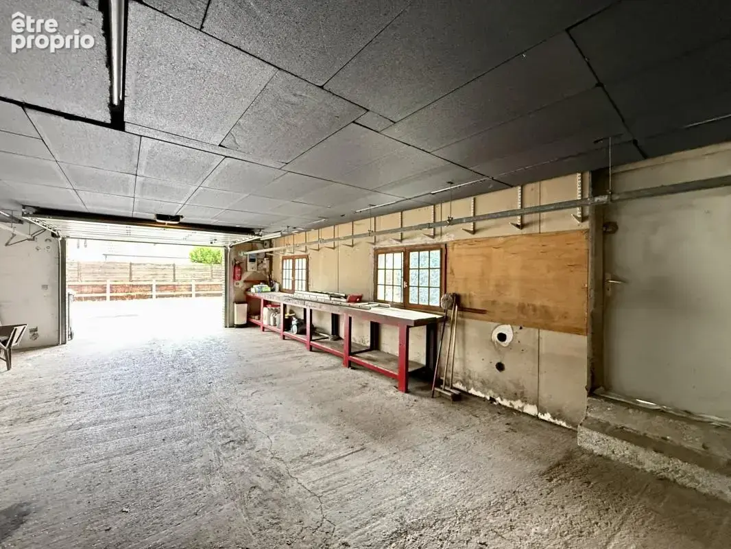 Pavillon familial, grand garage, appartement sur grand terrain - photo 18