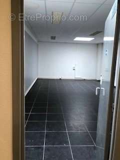 Commerce à MANDELIEU-LA-NAPOULE