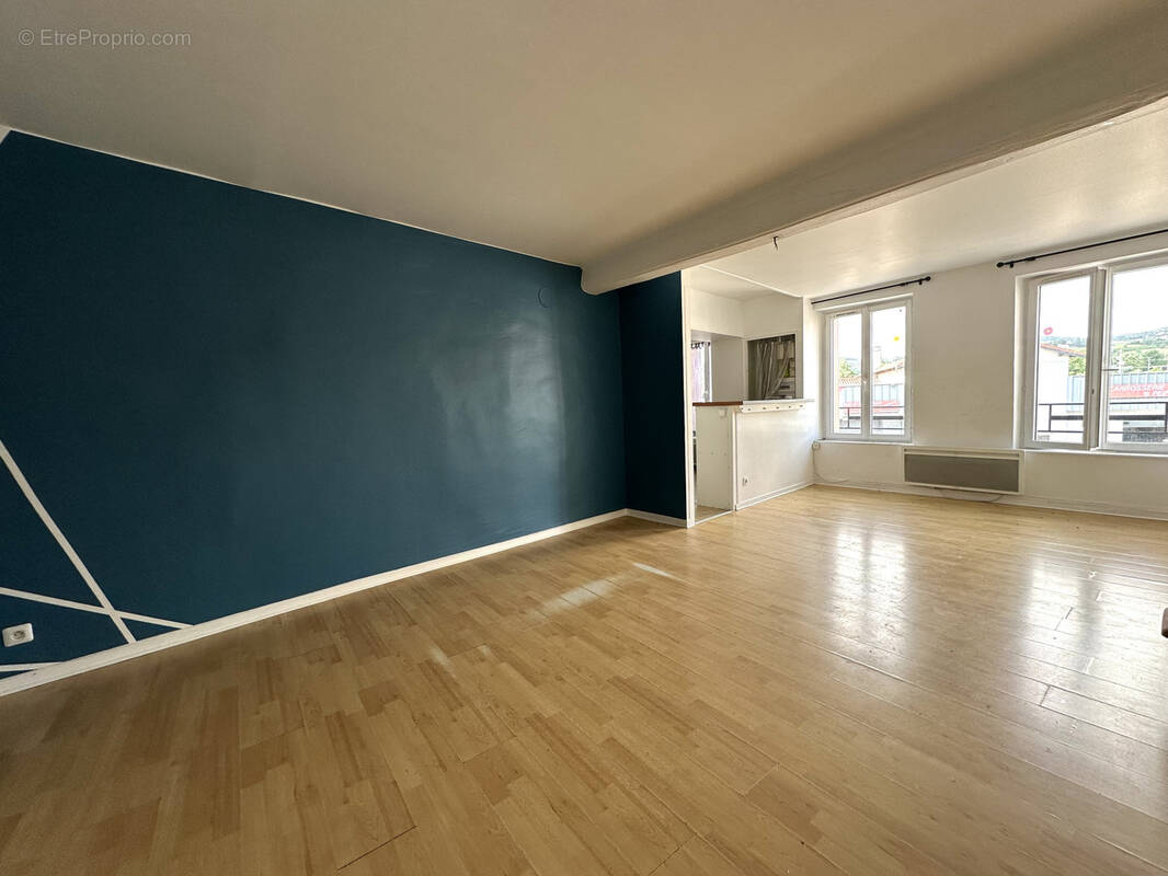 Appartement à THURINS