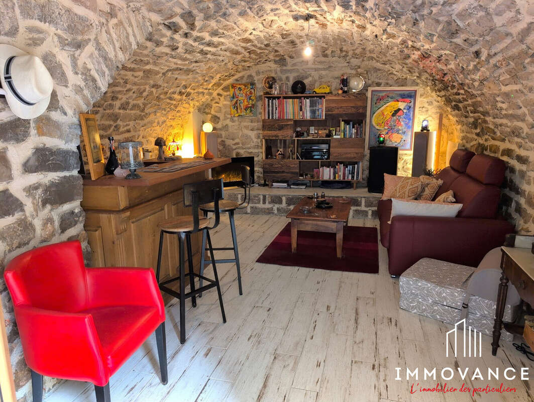 Maison 70 m² à Viols-Le-Fort  - photo 2