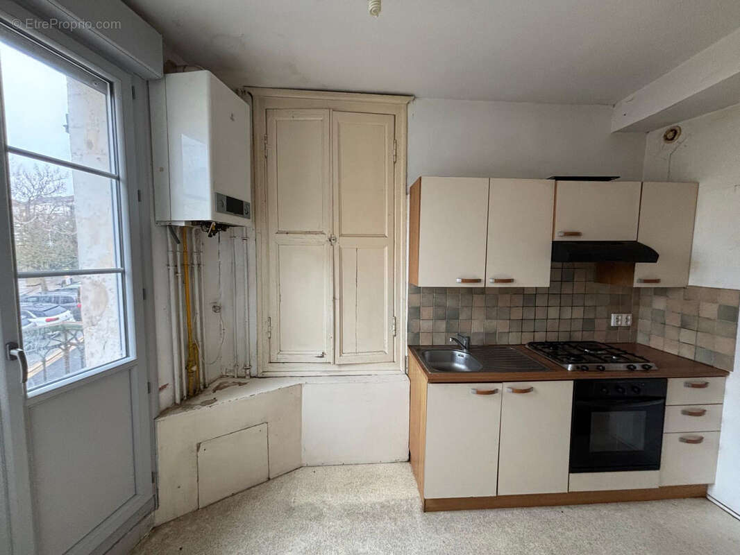 Appartement à BARBEZIEUX-SAINT-HILAIRE