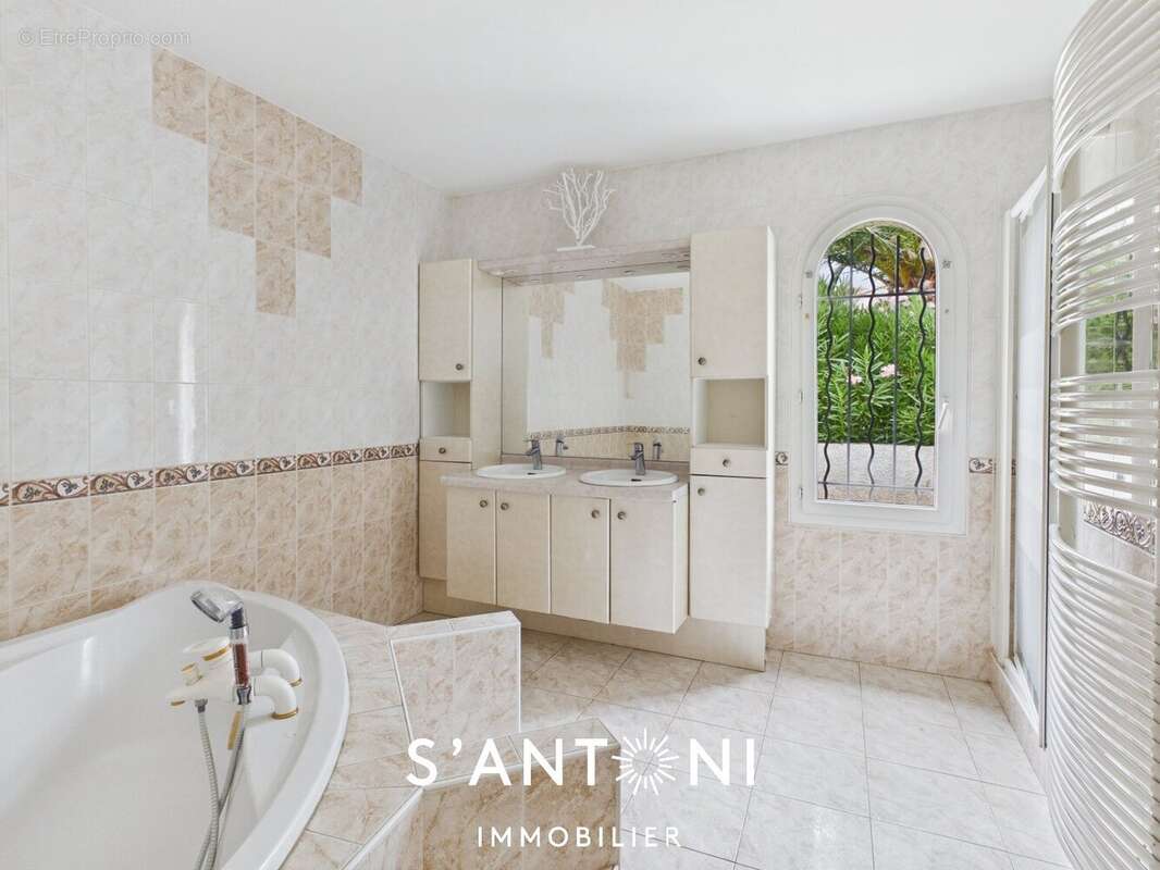 MARSEILLAN - maison de plain-pied avec piscine - photo 12