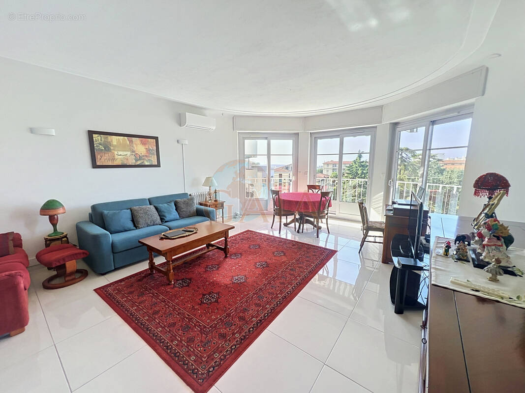 Appartement à LE CANNET