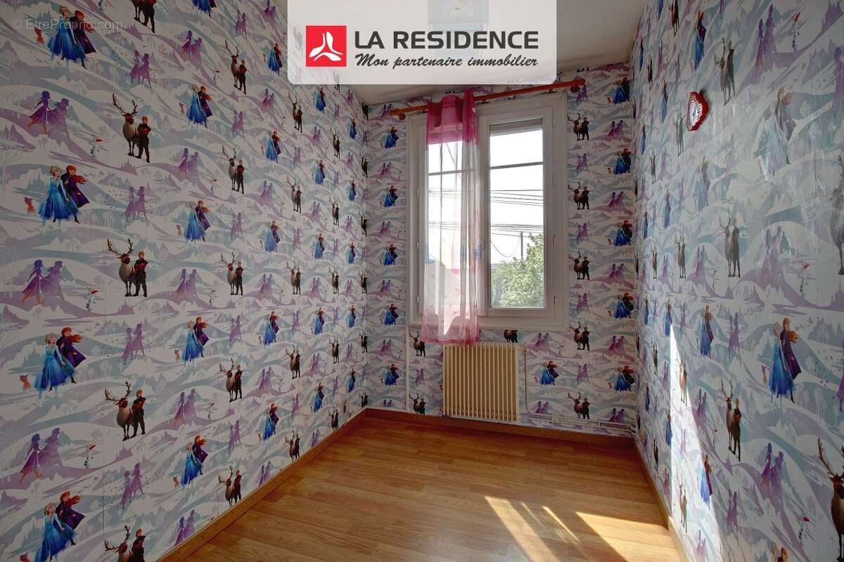 Maison à SAINT-ETIENNE-DU-ROUVRAY