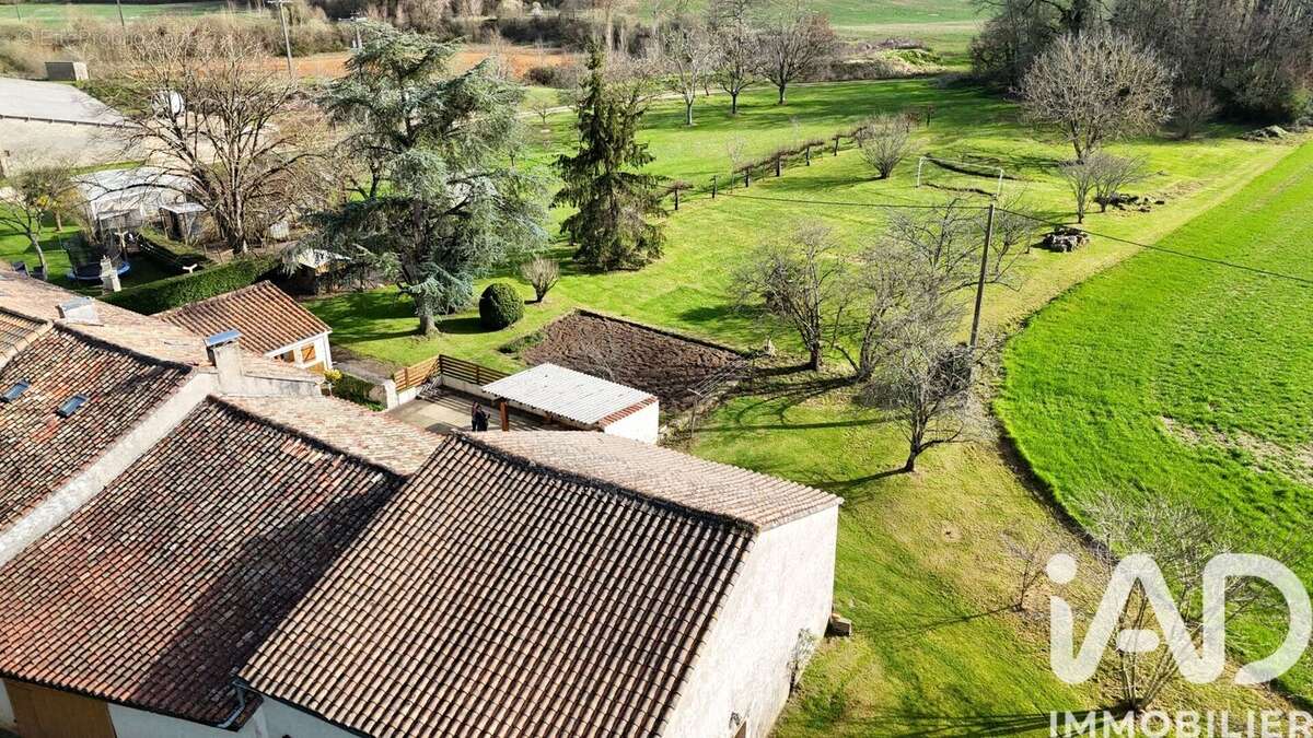 Photo 3 - Maison à VOUZAN