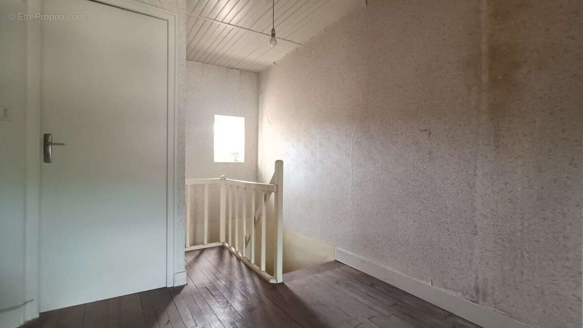 Maison à LATILLE