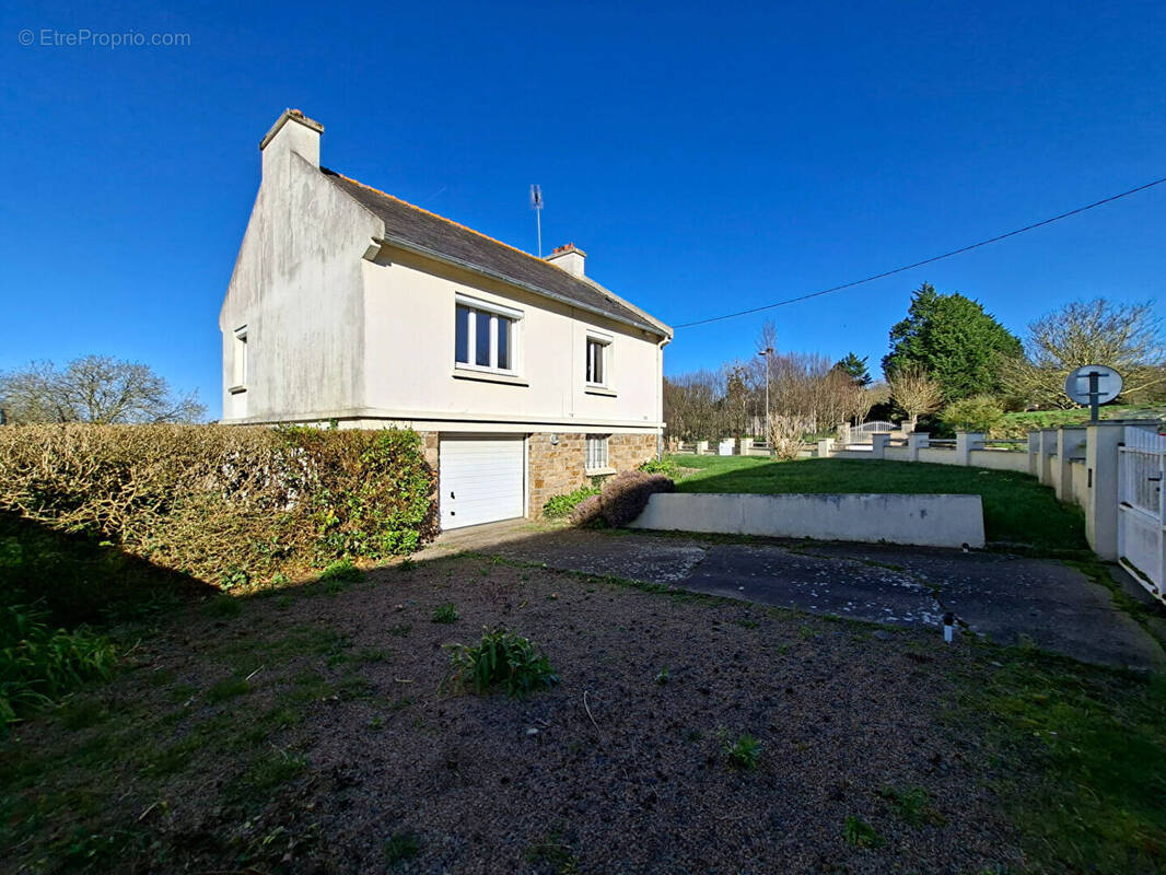 Maison à PLESTIN-LES-GREVES