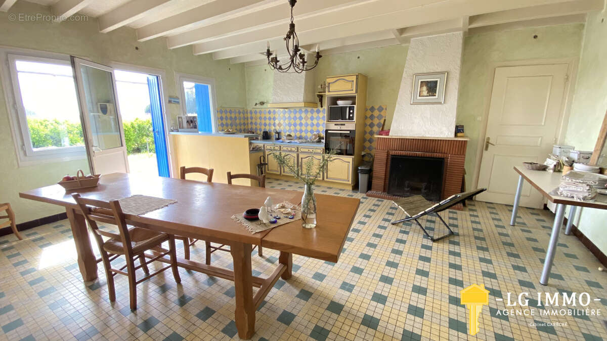 Longère avec dépendances, garages 300 m2, jardin, proche estuaire - photo 7