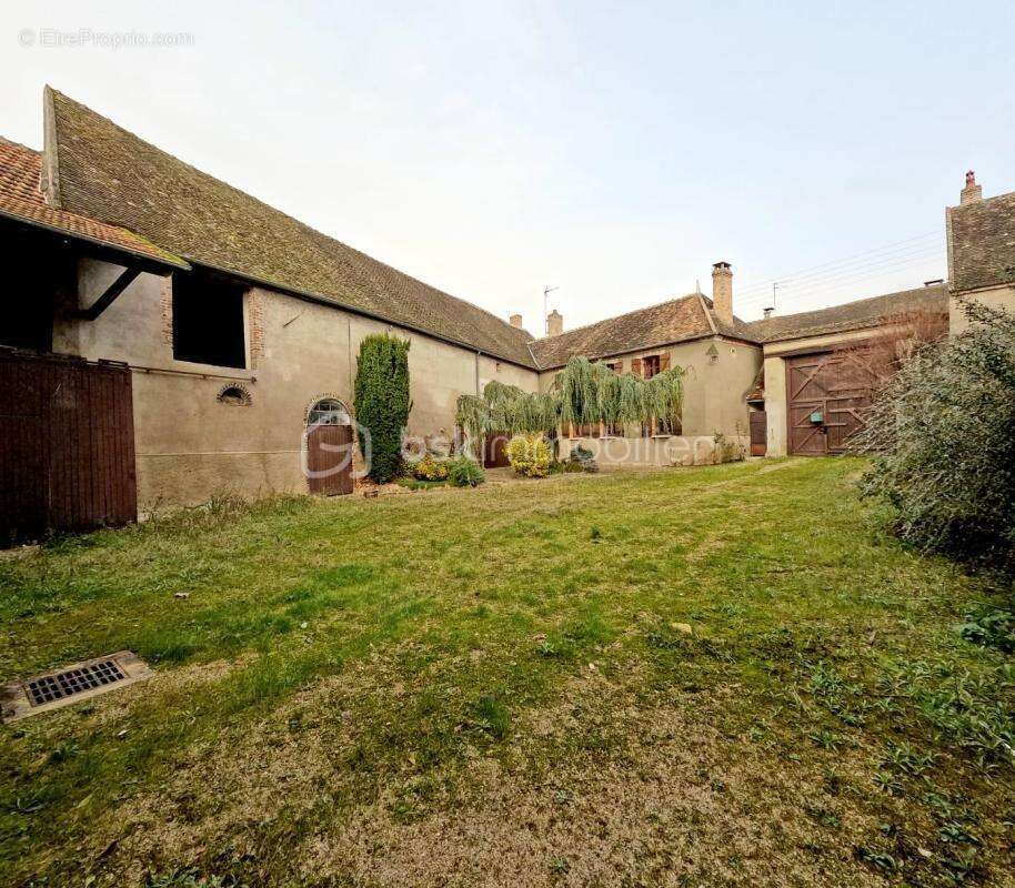 Maison à COURLON-SUR-YONNE