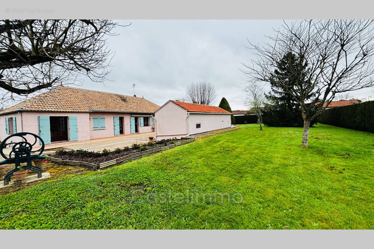 Maison à CASTELMAYRAN