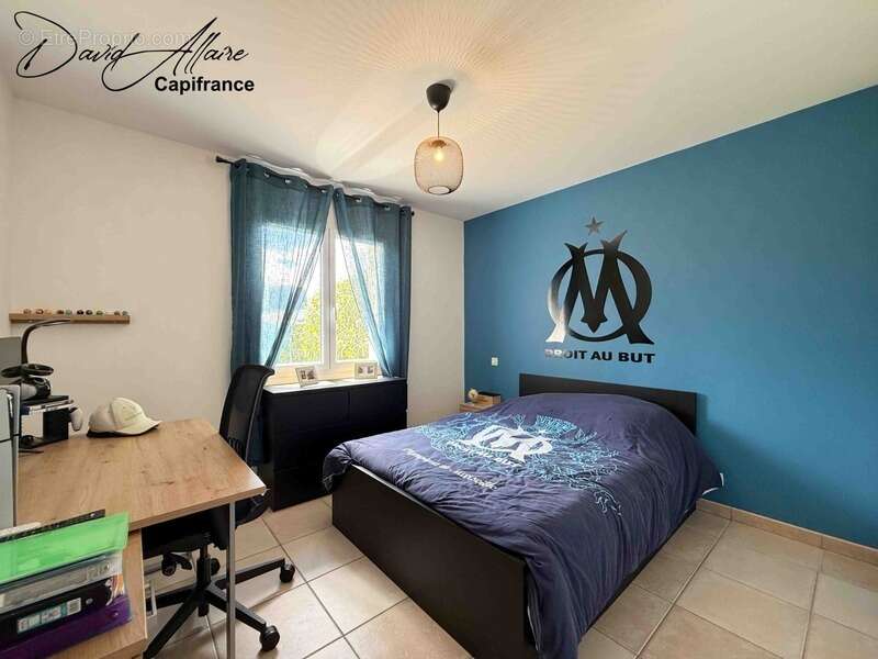 Maison à LARAGNE-MONTEGLIN