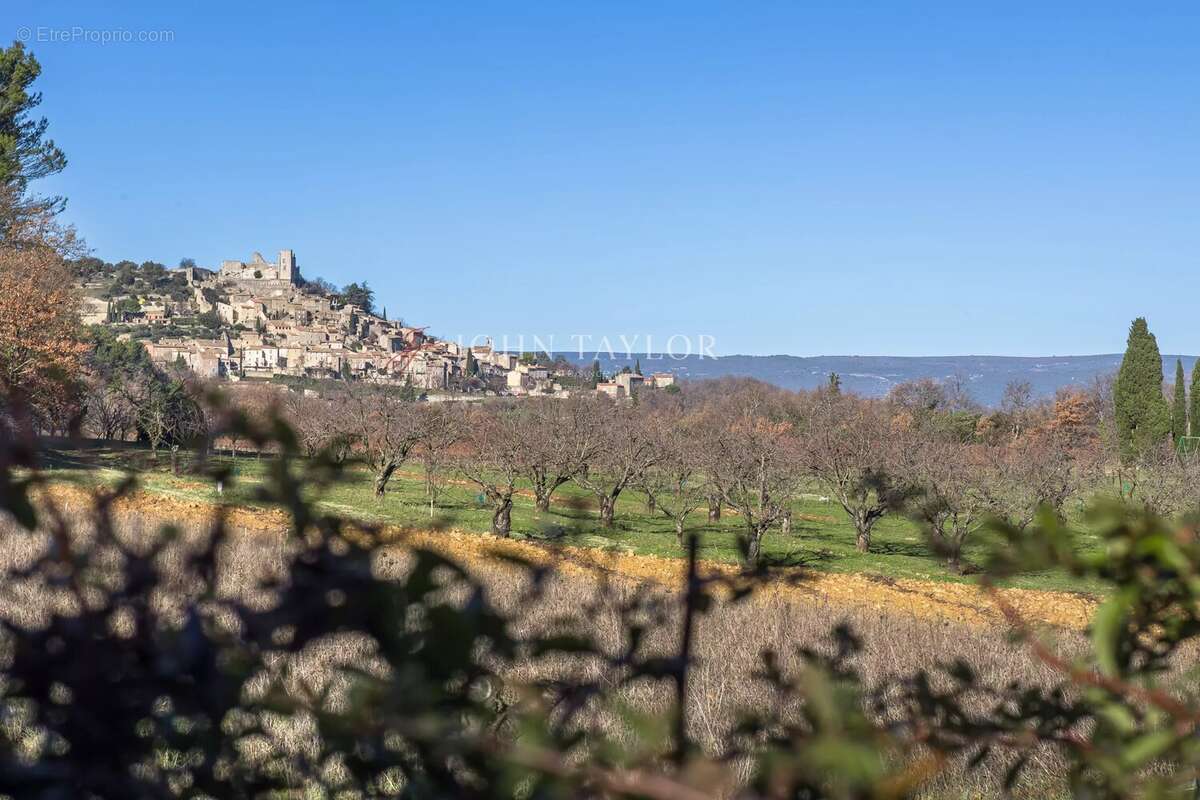 Maison à BONNIEUX